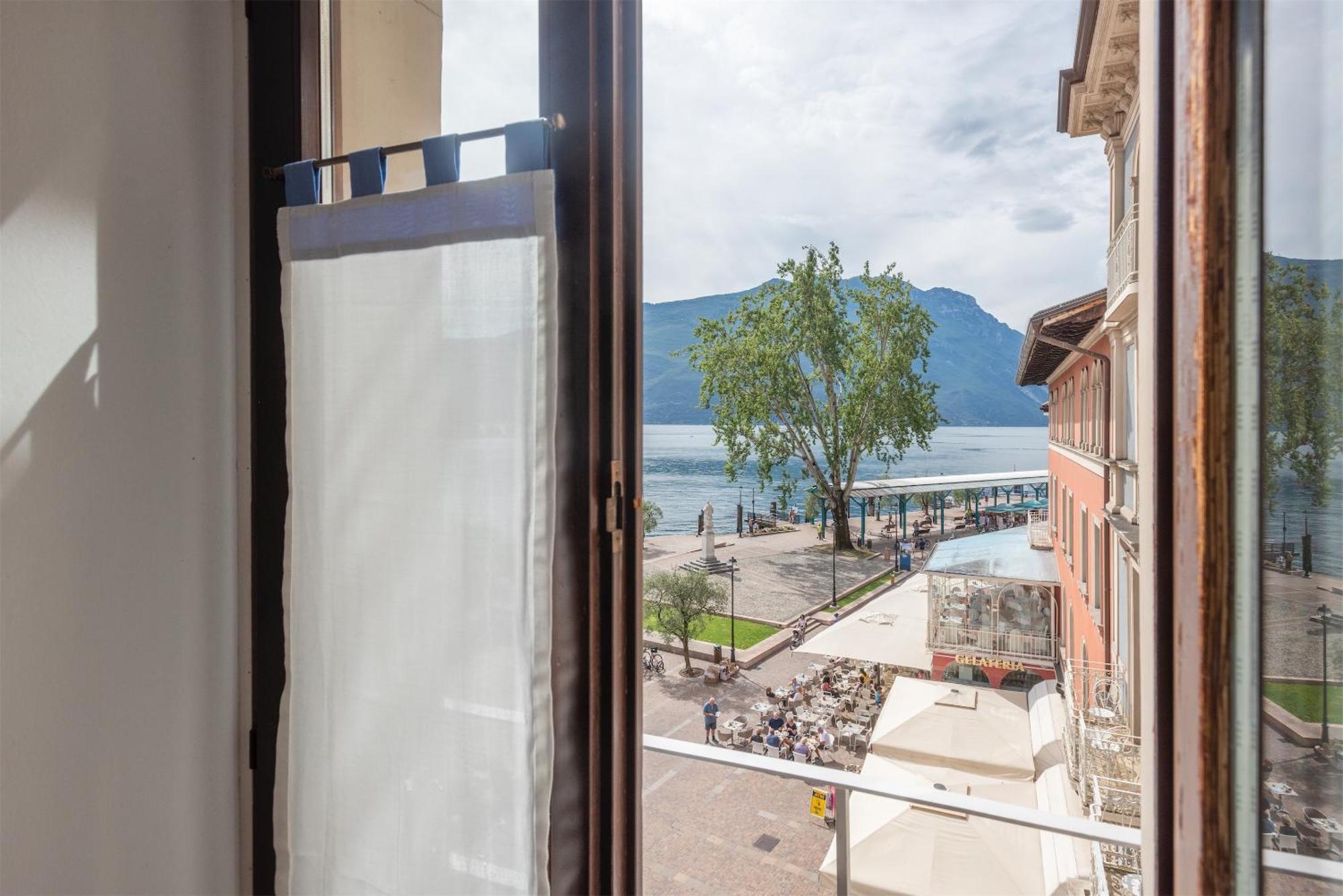 Casa La Torre, The View On The Lake Riva del Garda Eksteriør billede